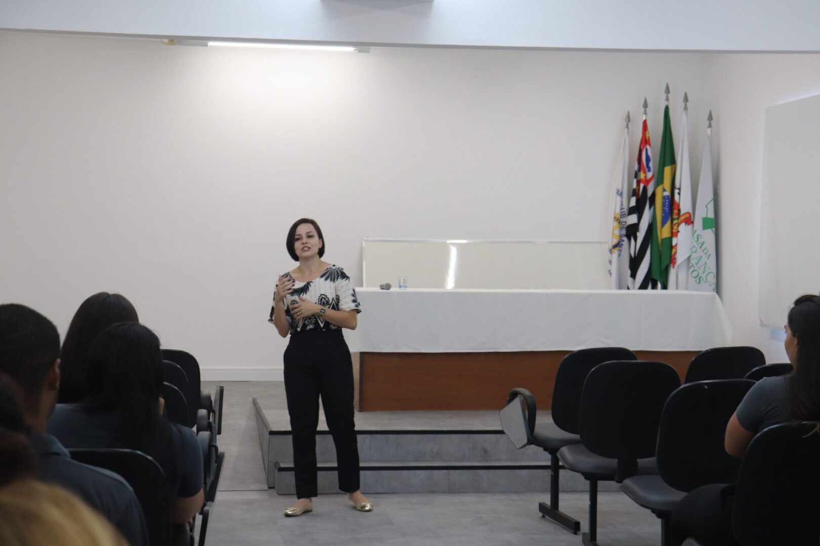 Palestra-Psicologa-Mariana-Gomes-sobre-Saude-Mental-na-CE